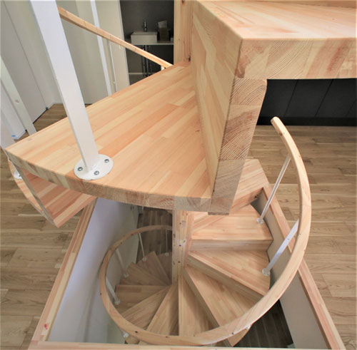木製螺旋階段　螺旋階段　らせん階段　メーカー